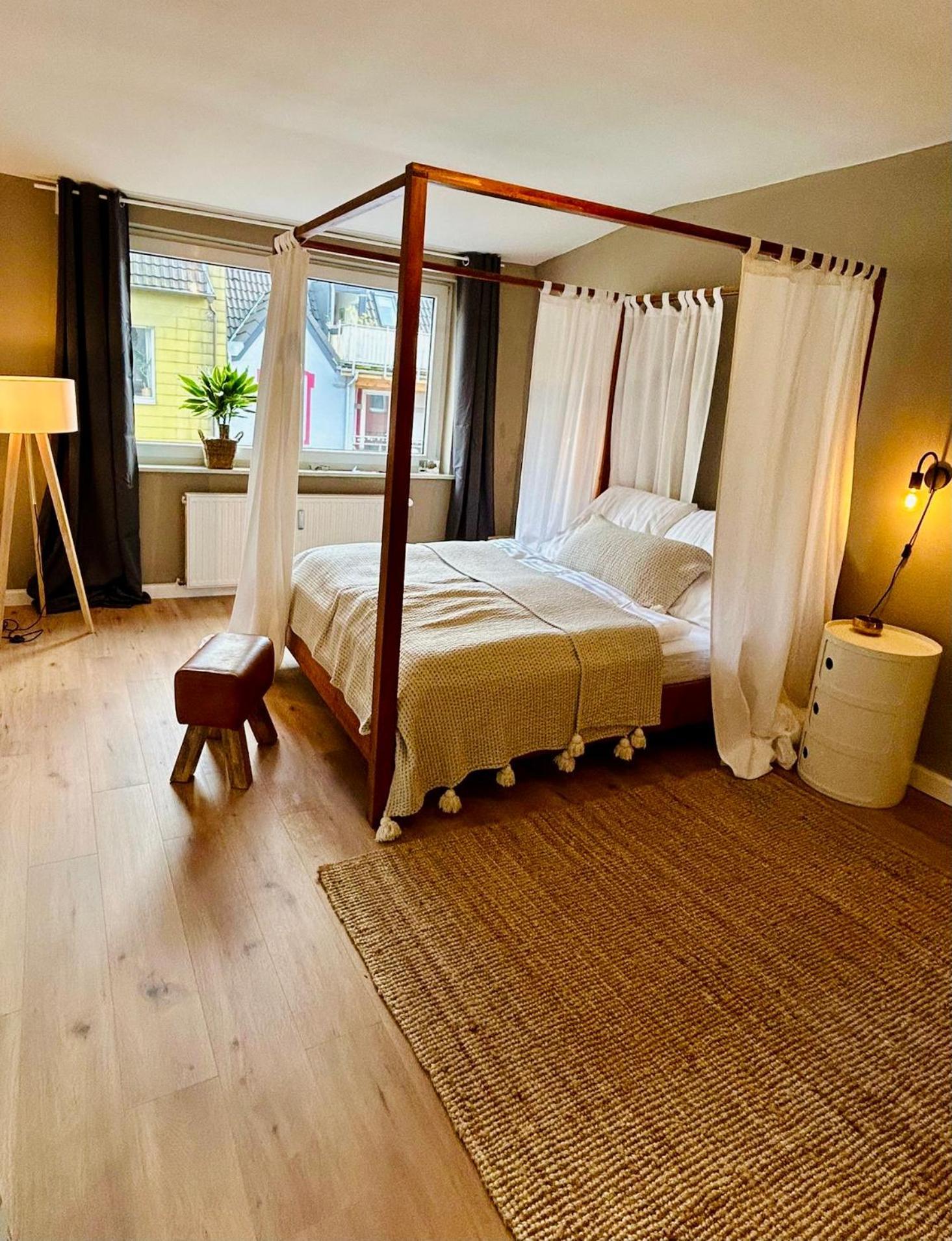 Feelslikehome - Urbane Altbauwohnung Mit Dachterasse& Parkplatz Bochum Dış mekan fotoğraf